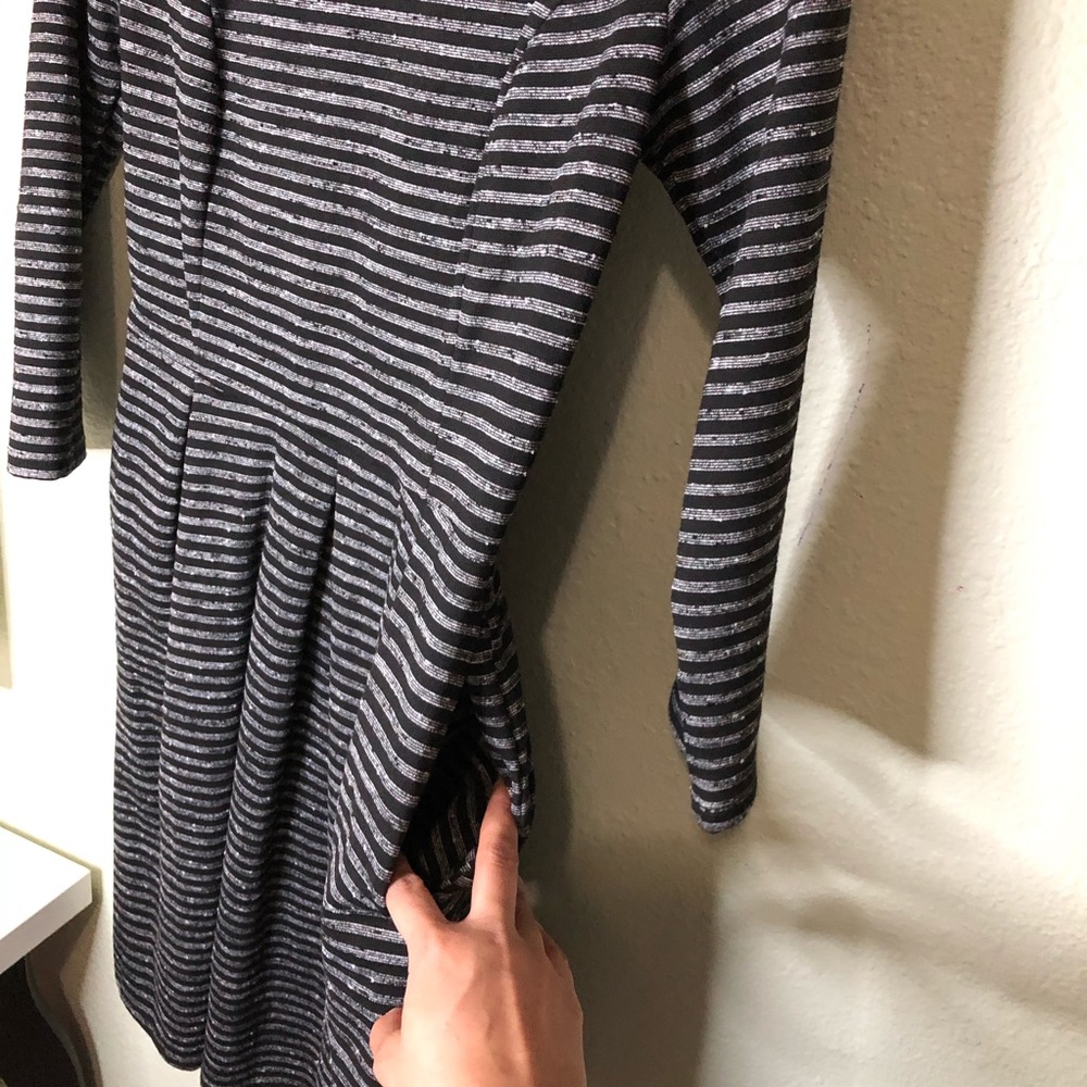 Dress - Picture 5 of 9